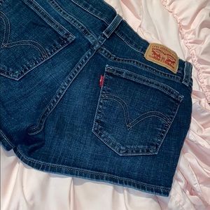 Levis jean shorts